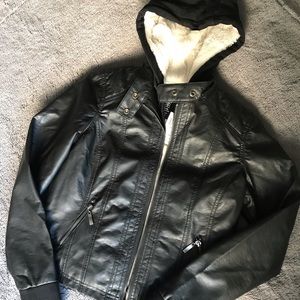 ⭐️ NWT Women’s Leather Jacket